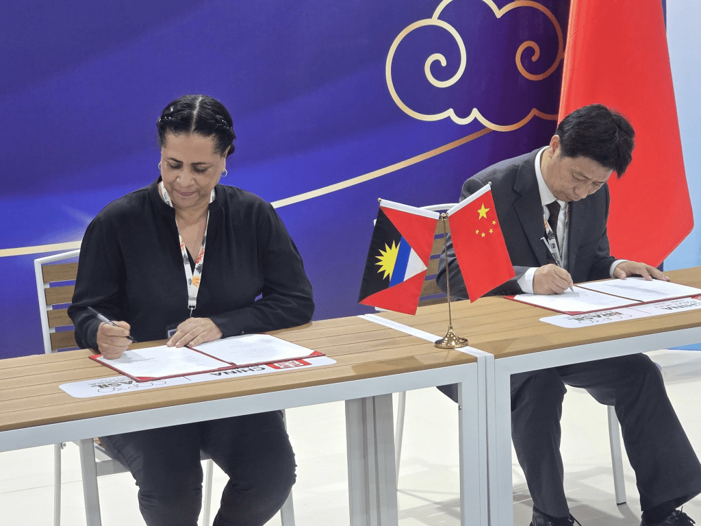 Government Of Antigua And Barbuda Signs MOU With The Peoples Republic Of China For Solar-Powered Street&nbsp;Lights